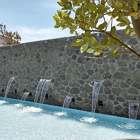 Amara Santorini