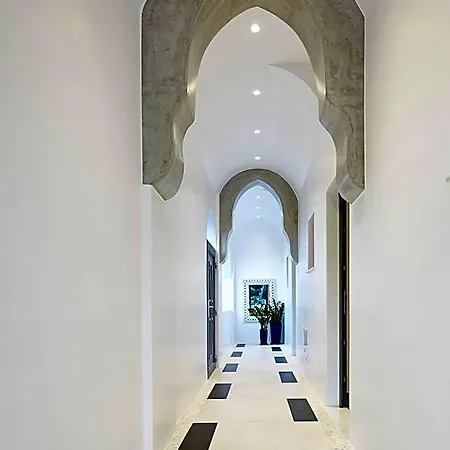 Отель Amara Santorini