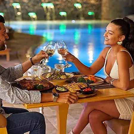 Amara Santorini Hotel 4*